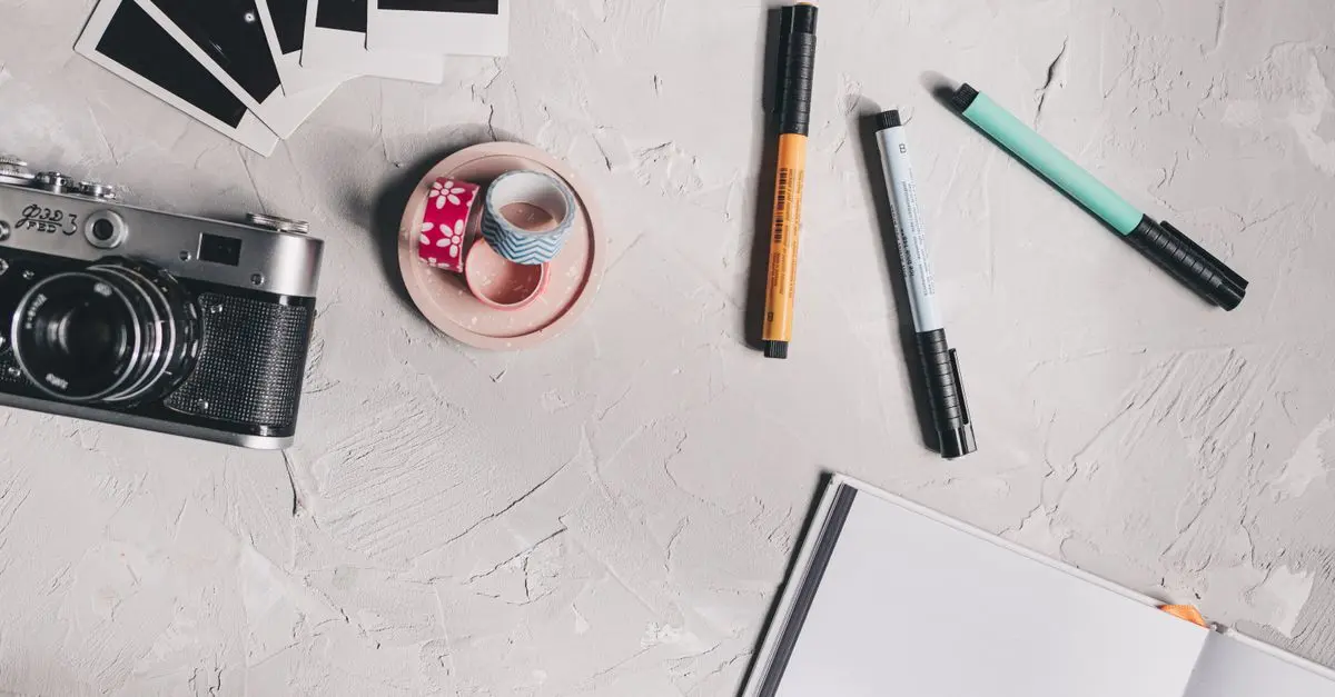 Comment choisir les fournitures idéales pour votre journal de mode