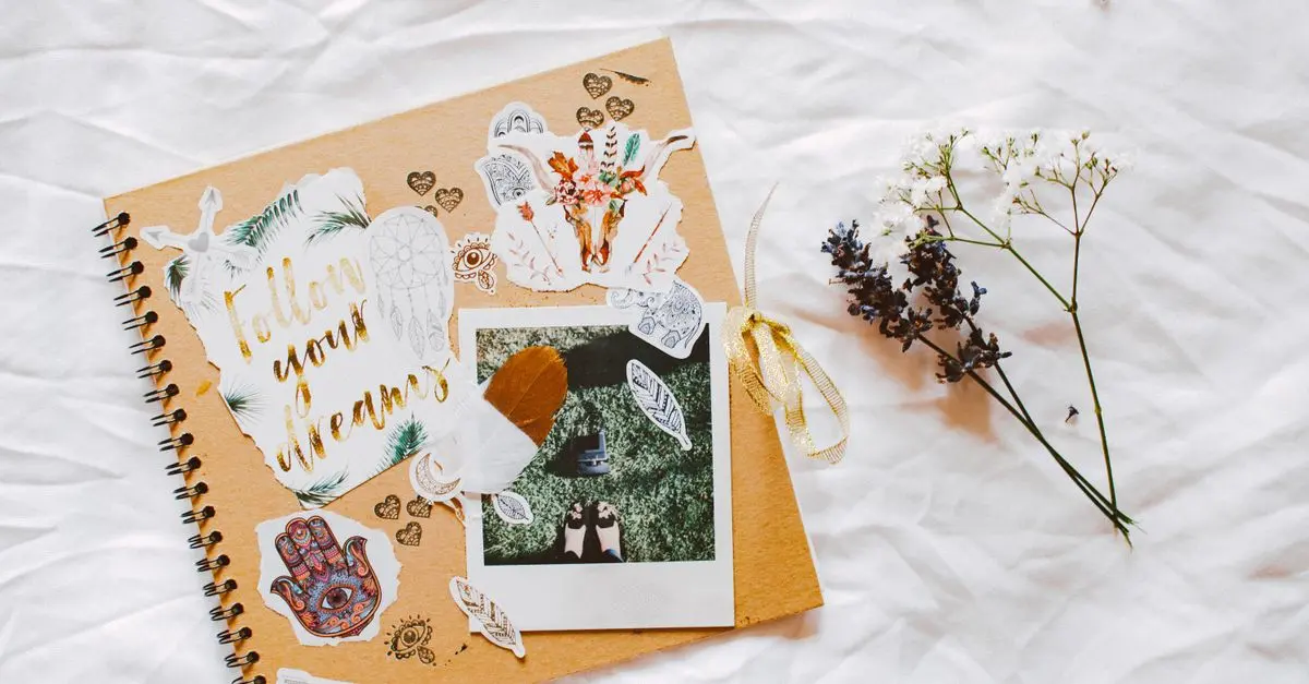 Comment intégrer des motifs et textures dans votre journal de mode
