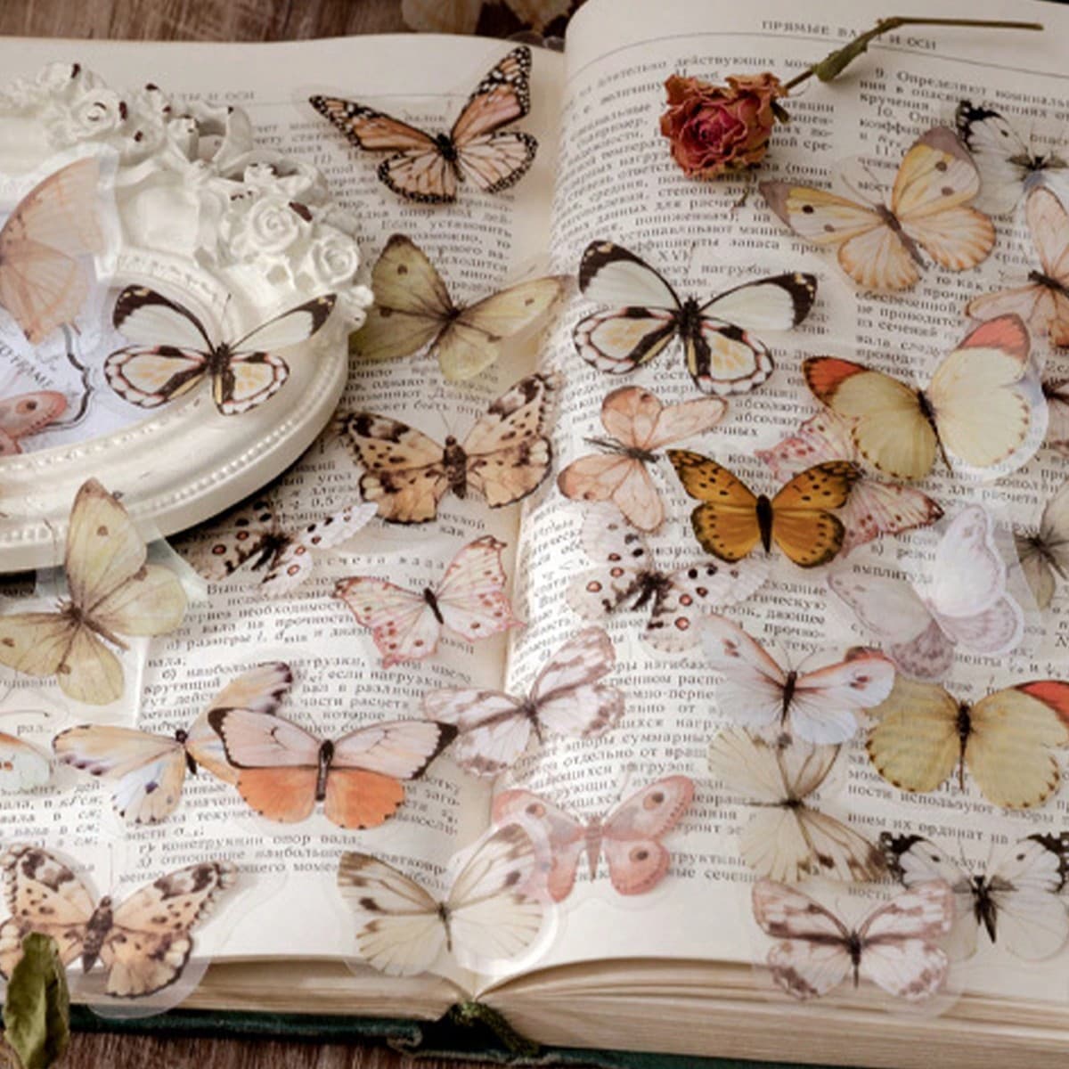 40 pièces/feuille Autocollants de papillon en PET au style naturel de jardin, une décoration vintage et littéraire pour le journaling DIY